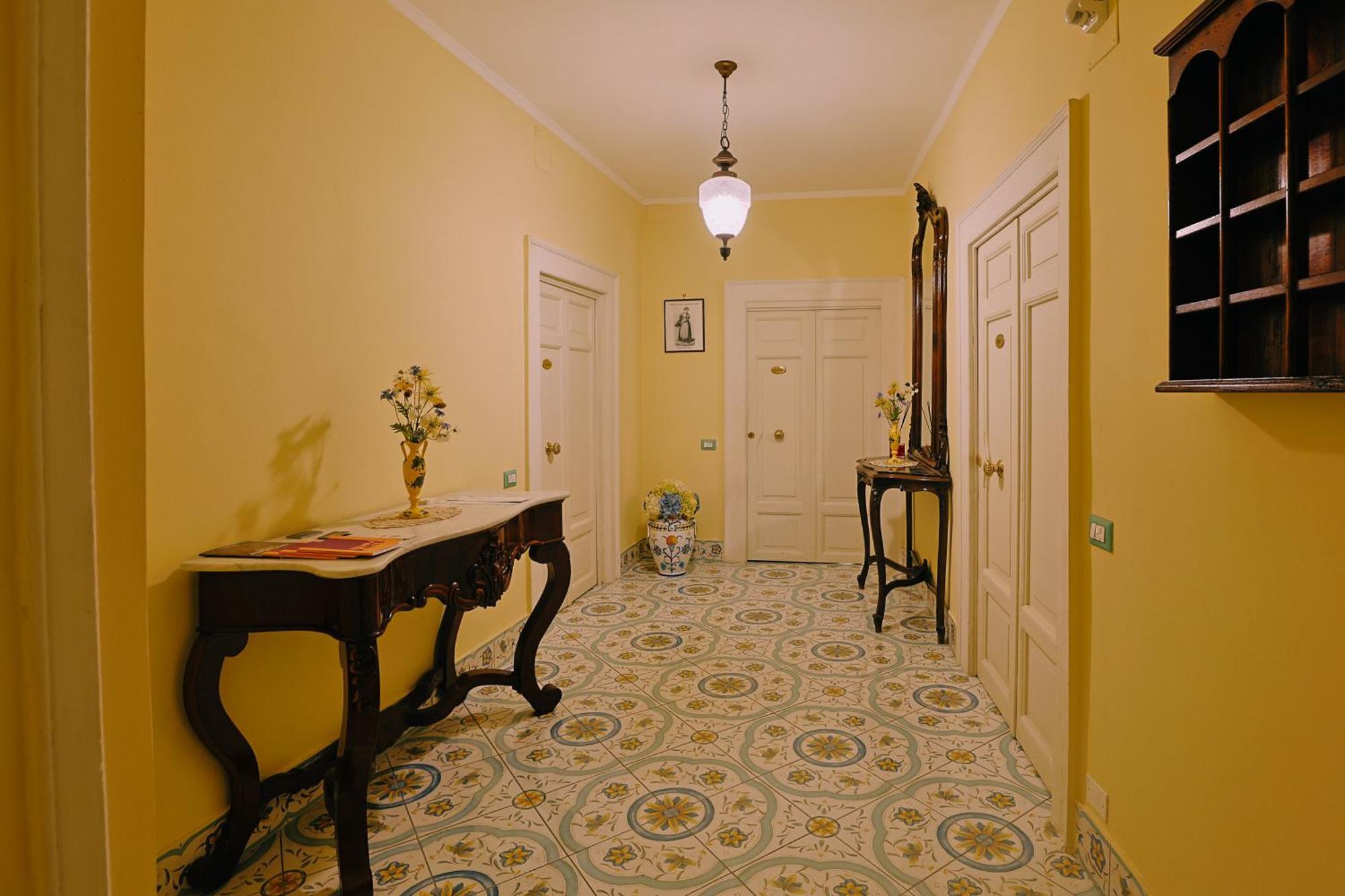 Residenze Storiche Vestuti Еболи Екстериор снимка